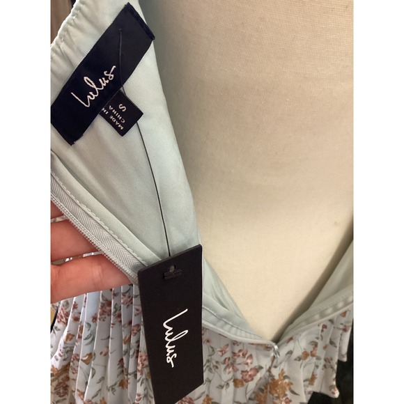 Lulus Floral Maxi Dress Womens Small Blue NWT Tiered Pleated Ruffle Romantic - Picture 5 of 6